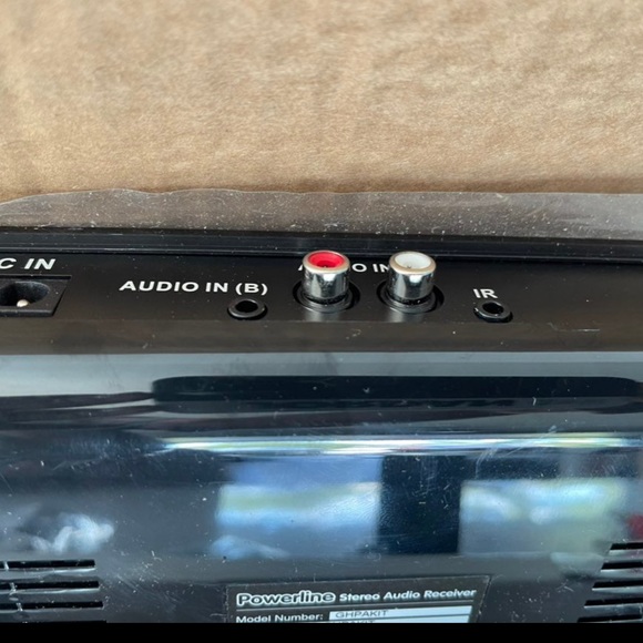 Iogear powerline audio receiver transmitter for iPod. MSRP $350. Open box. - Picture 4 of 7